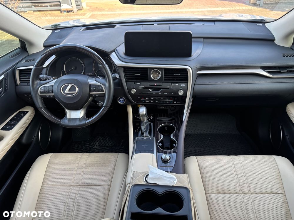 Lexus RX - 12