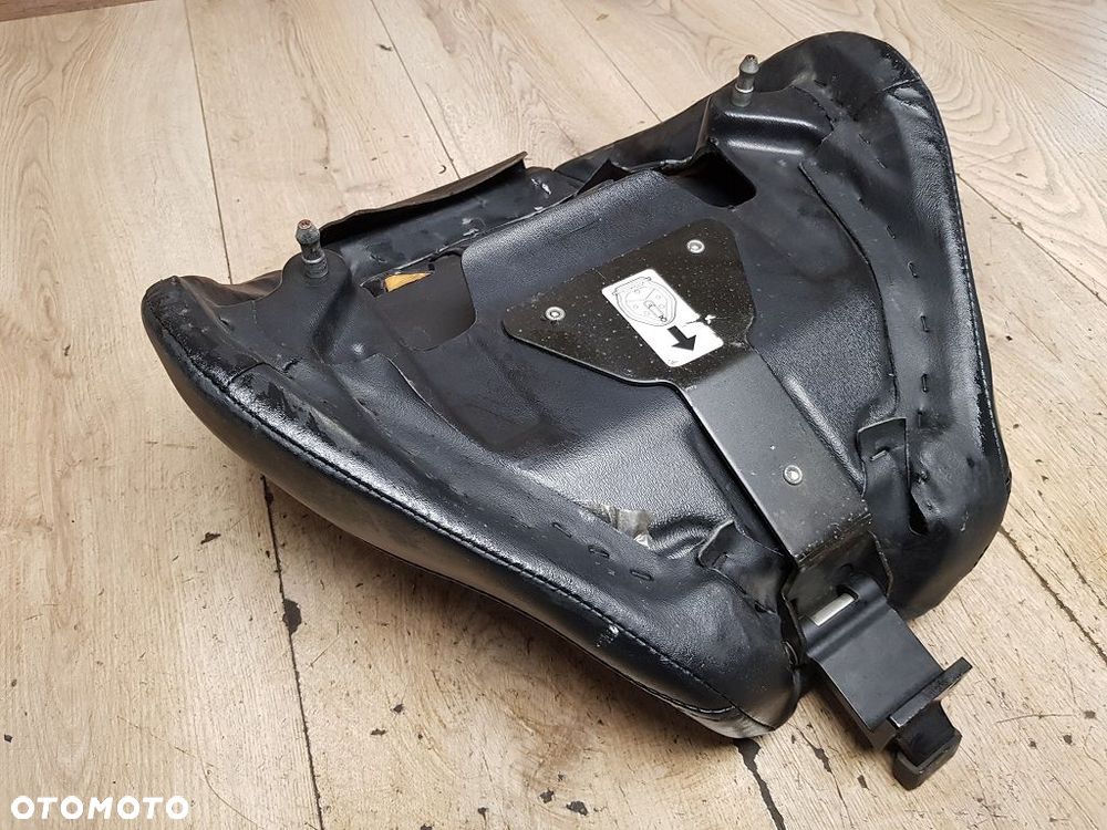 Siedzenie kierowcy Harley Davidson Softail Rocker FXCW - 9