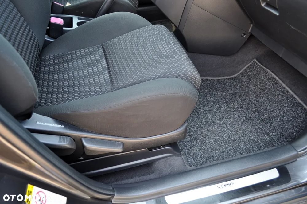 Toyota Corolla Verso 1.8 Premium 7os MM - 34