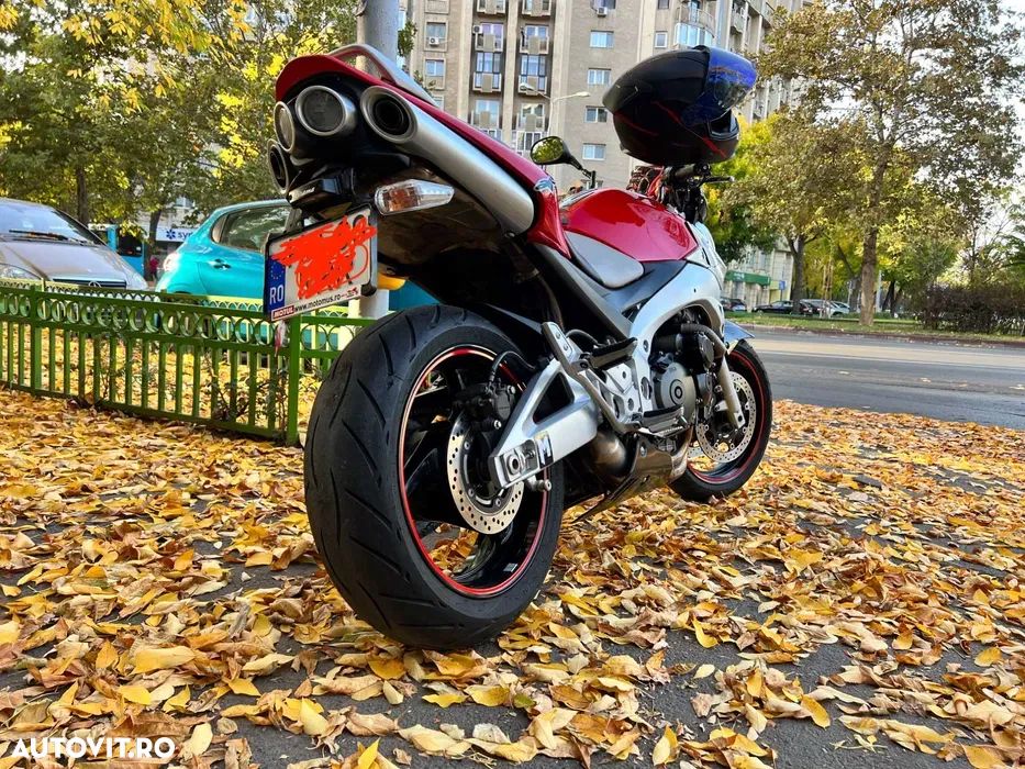 Suzuki GSR 600 - 1