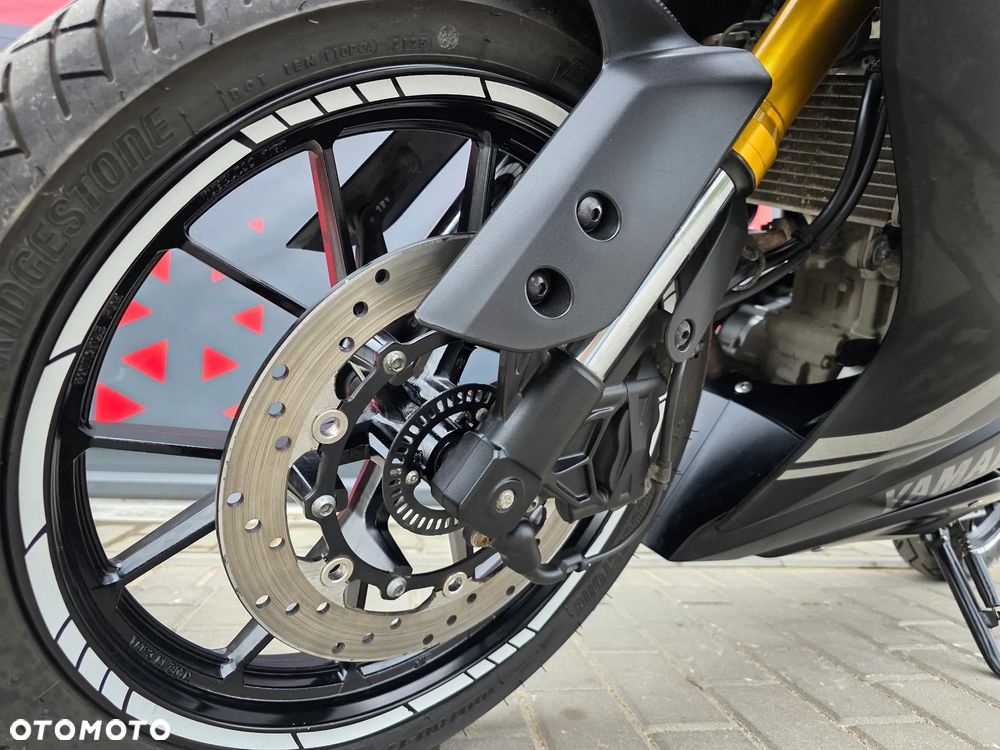 Yamaha YZF - 15