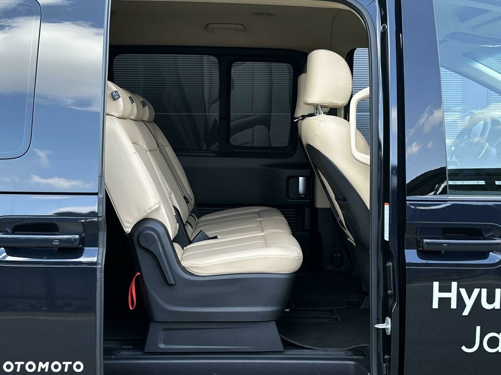 Hyundai Staria - 21