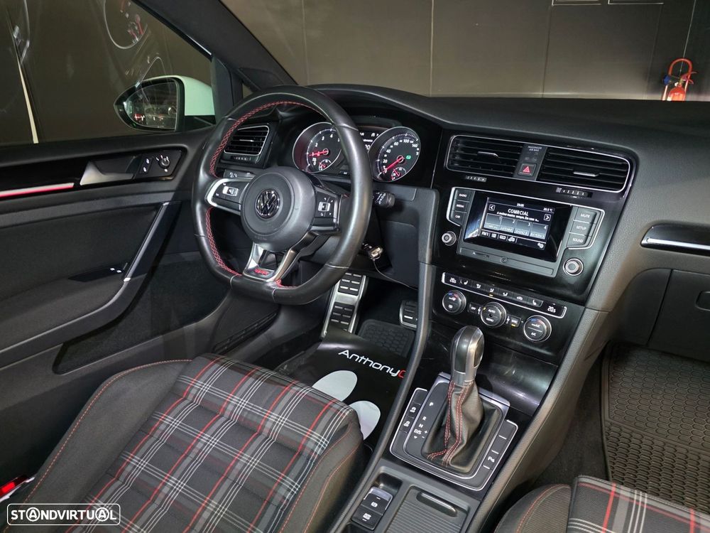 VW Golf 2.0 TSi GTi DSG - 8
