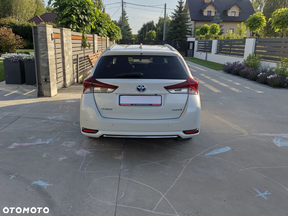 Toyota Auris Hybrid 135 Prestige - 16