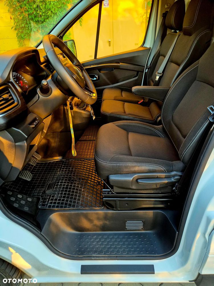 Renault Trafic - 16