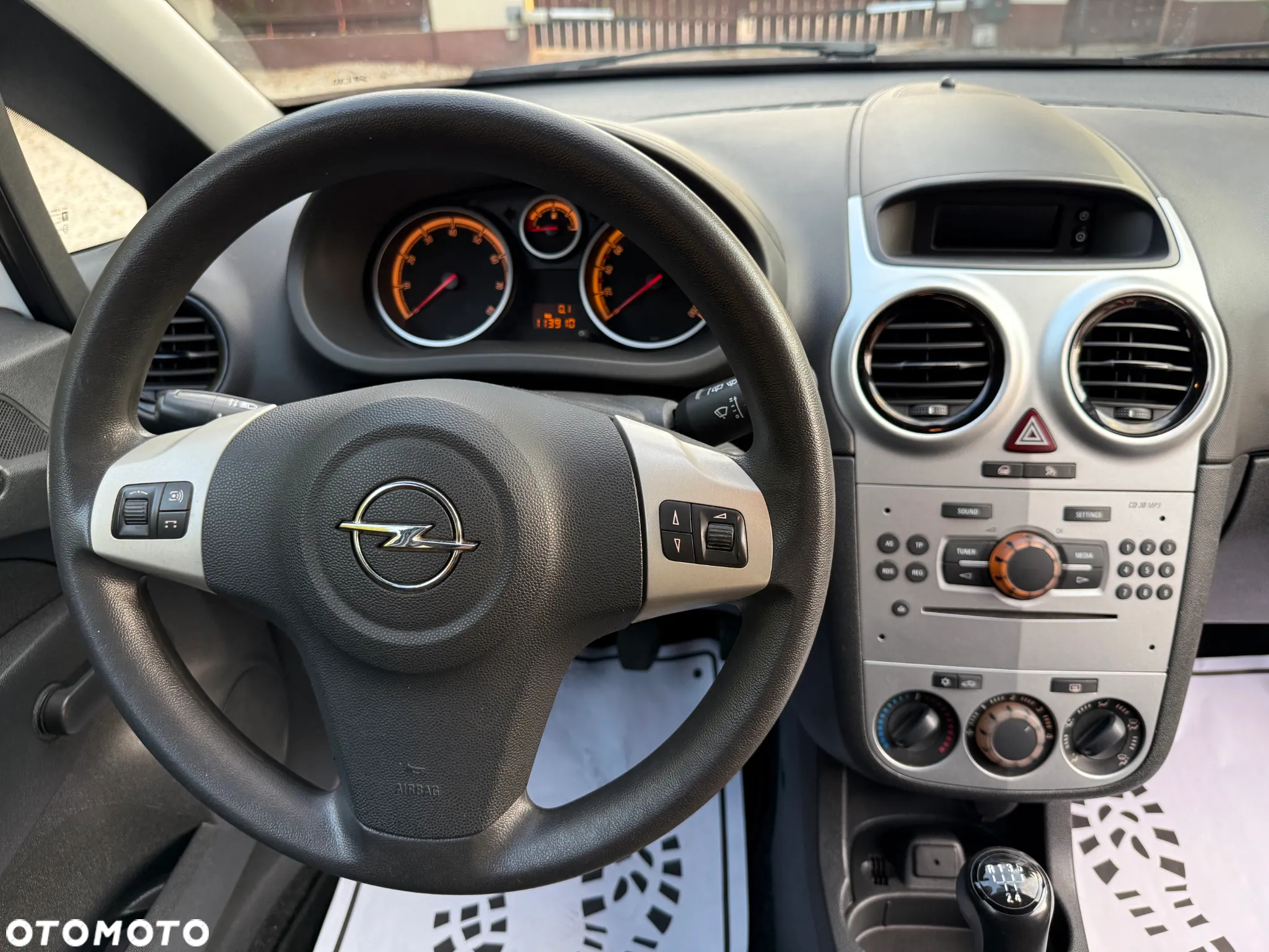 Opel Corsa 1.2 16V - 17