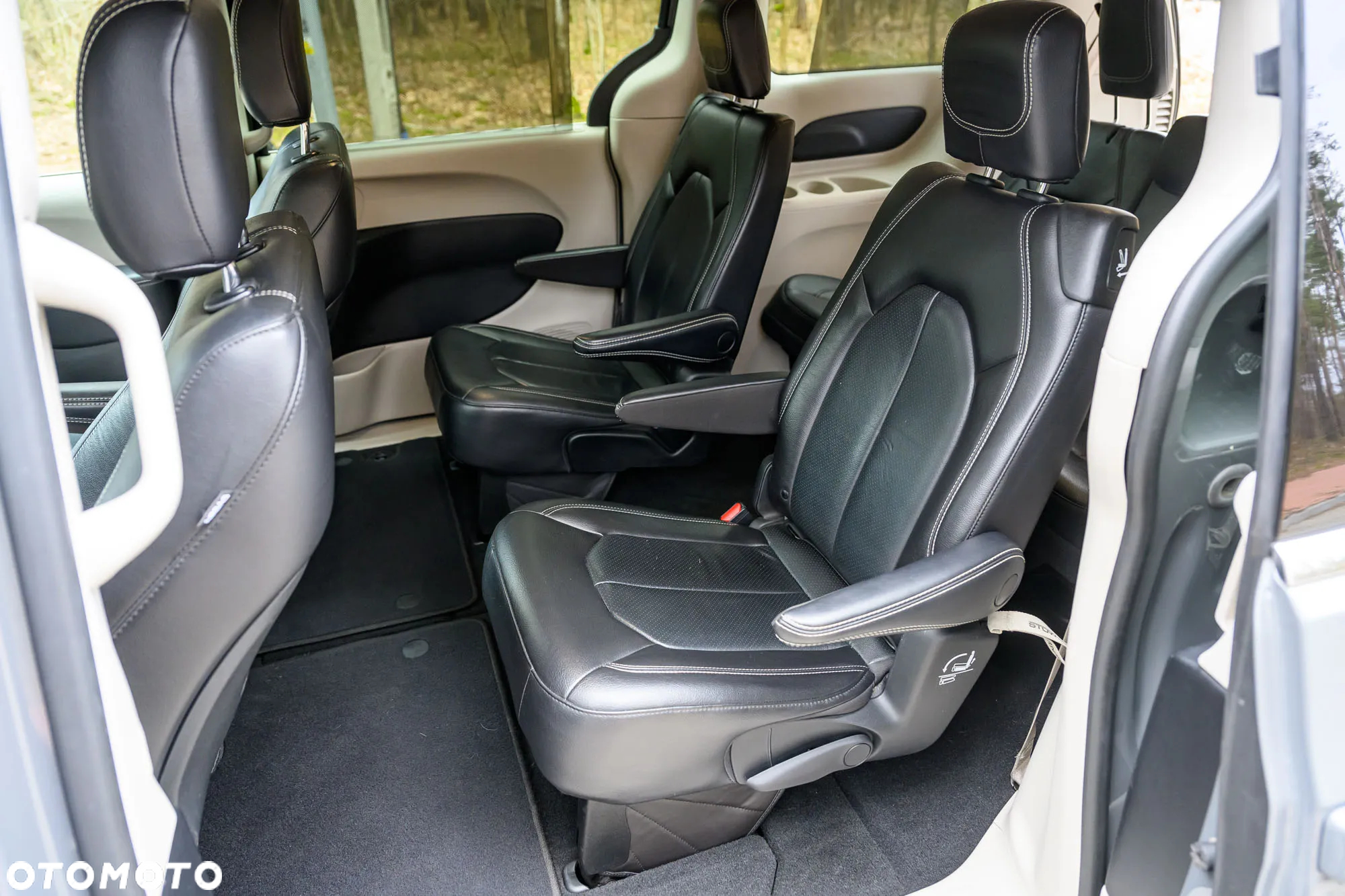 Chrysler Pacifica - 13