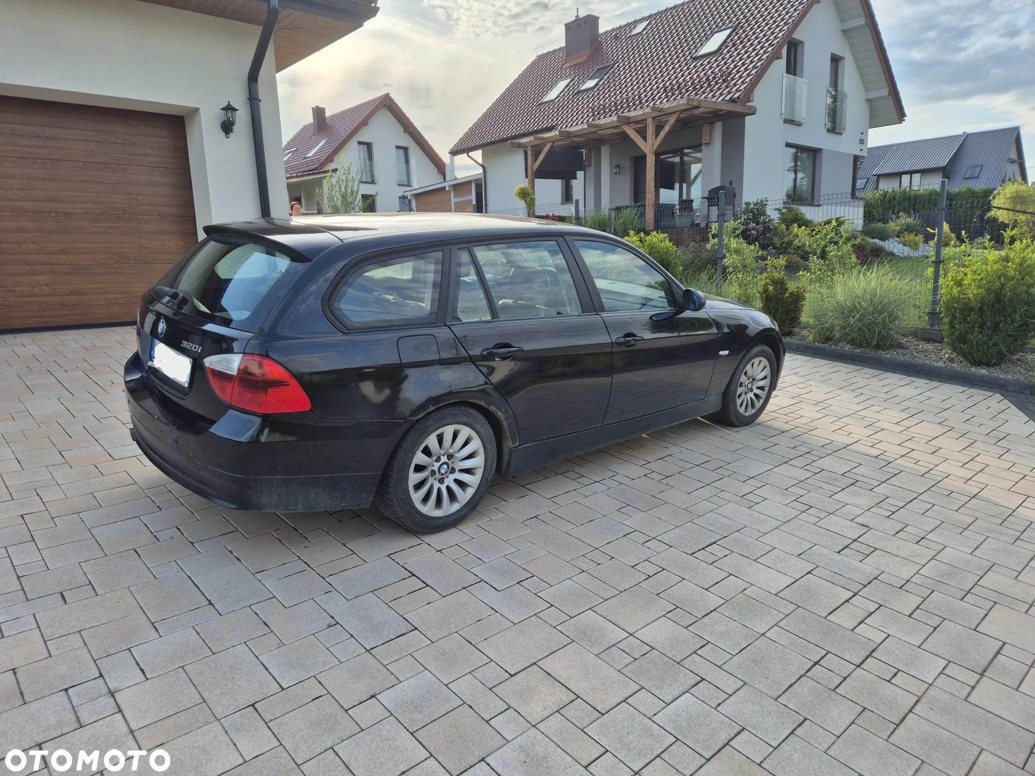 BMW Seria 3 320i - 5