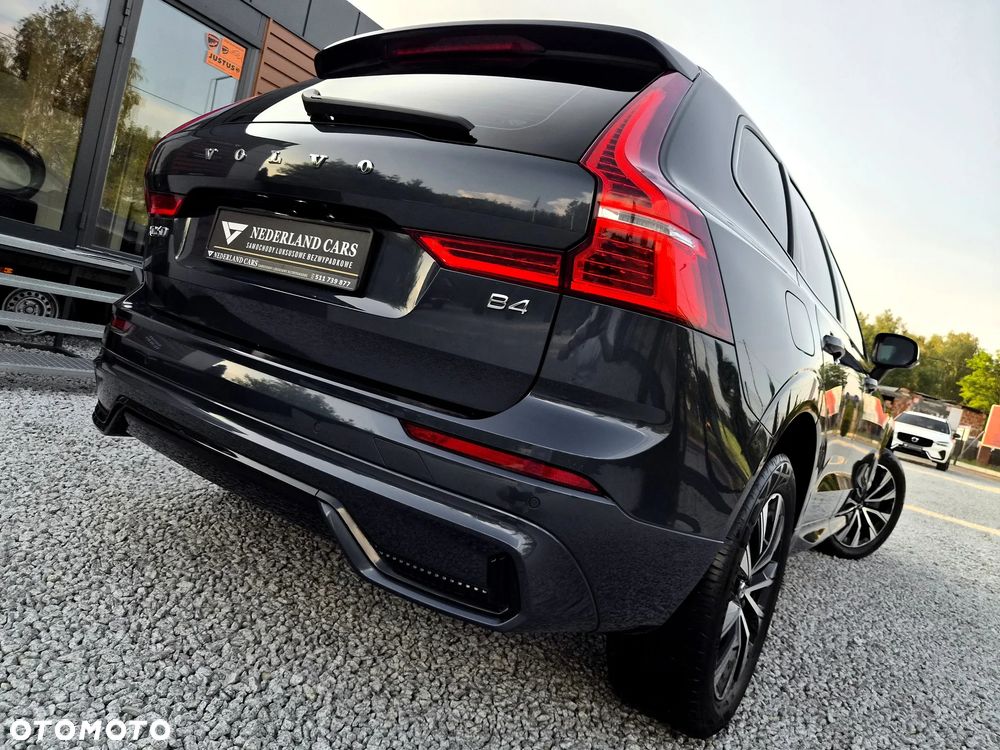 Volvo XC 60 B4 D Plus Dark - 33
