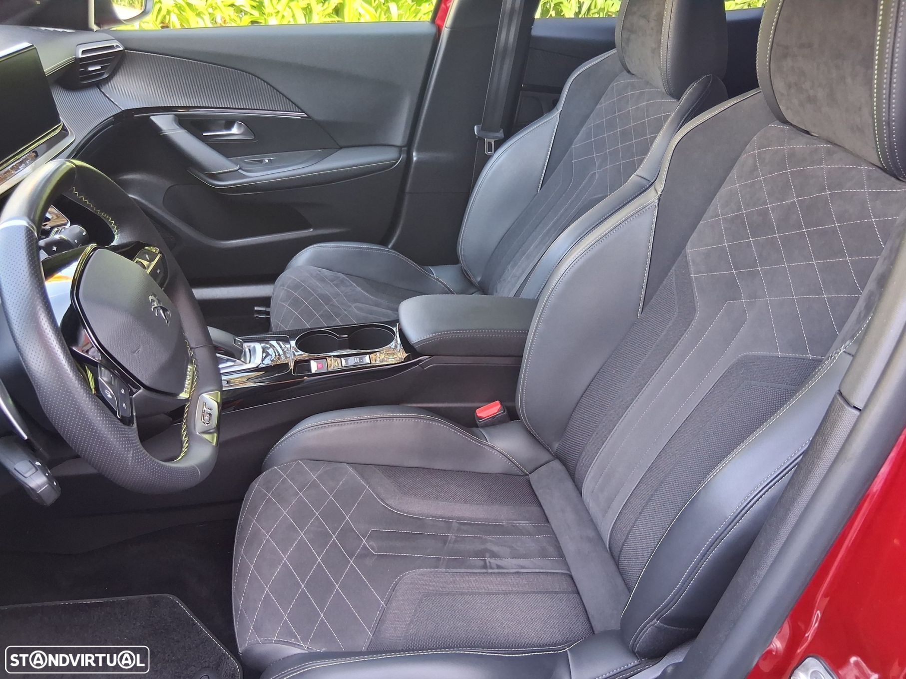 Peugeot 2008 1.2 PureTech GT Line EAT8 - 26