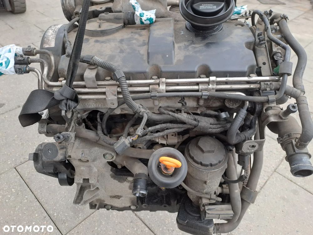Volkswagen Touran 1.9 TDi silnik kompletny kod AVQ - 5