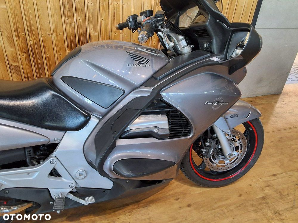 Honda ST - 8