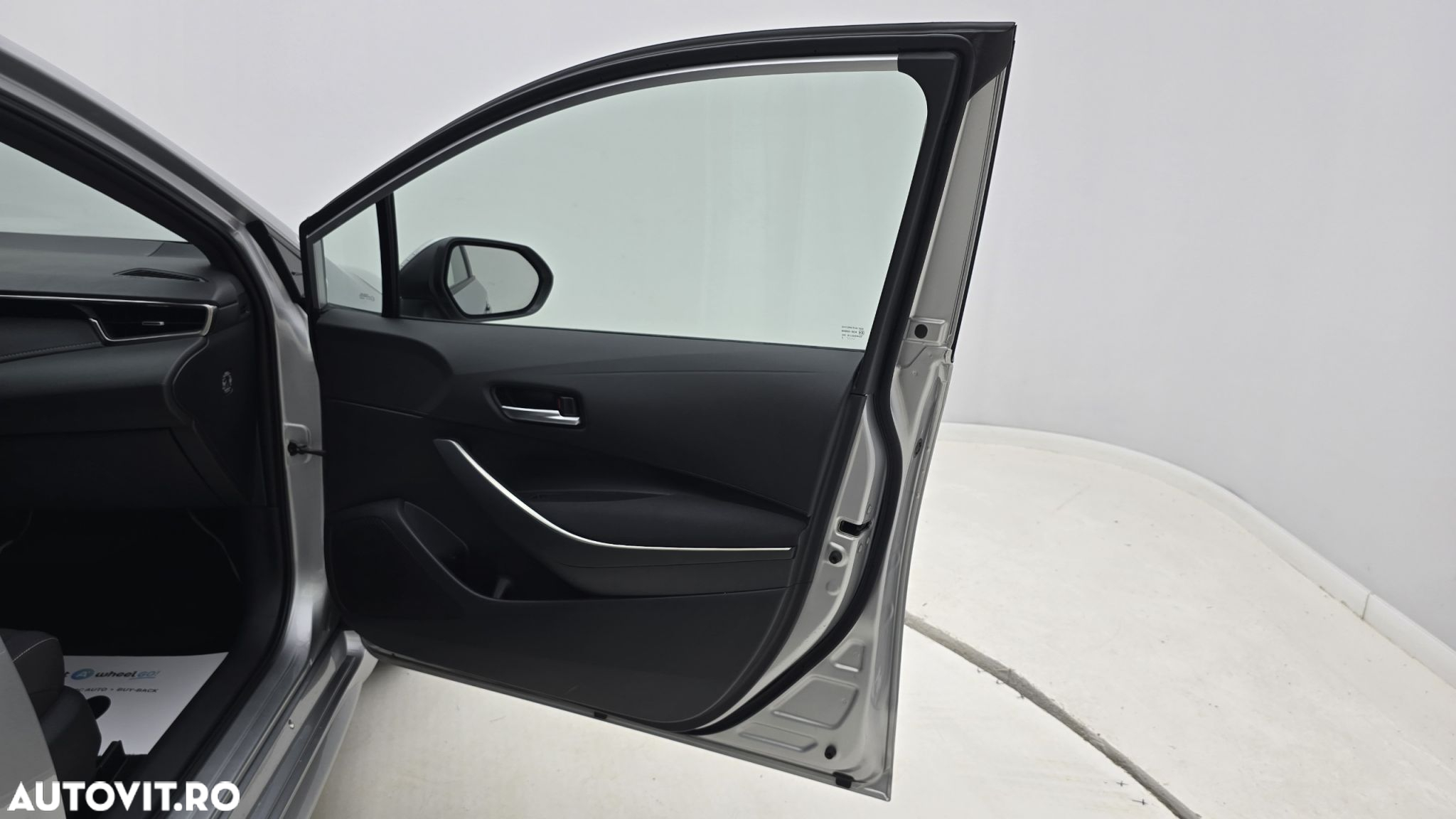 Toyota Corolla 1.8 HSD Dynamic - 18
