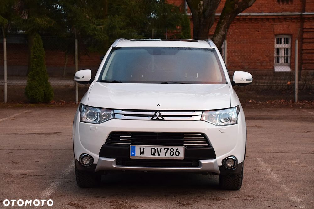 Mitsubishi Outlander 2.2 DI-D 4WD Automatik Diamant Edition+ - 11