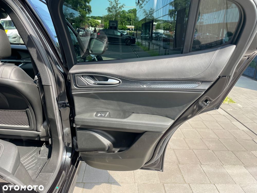 Alfa Romeo Stelvio V6 2.9 Bi-Turbo AT8-Q4 Quadrifoglio - 20