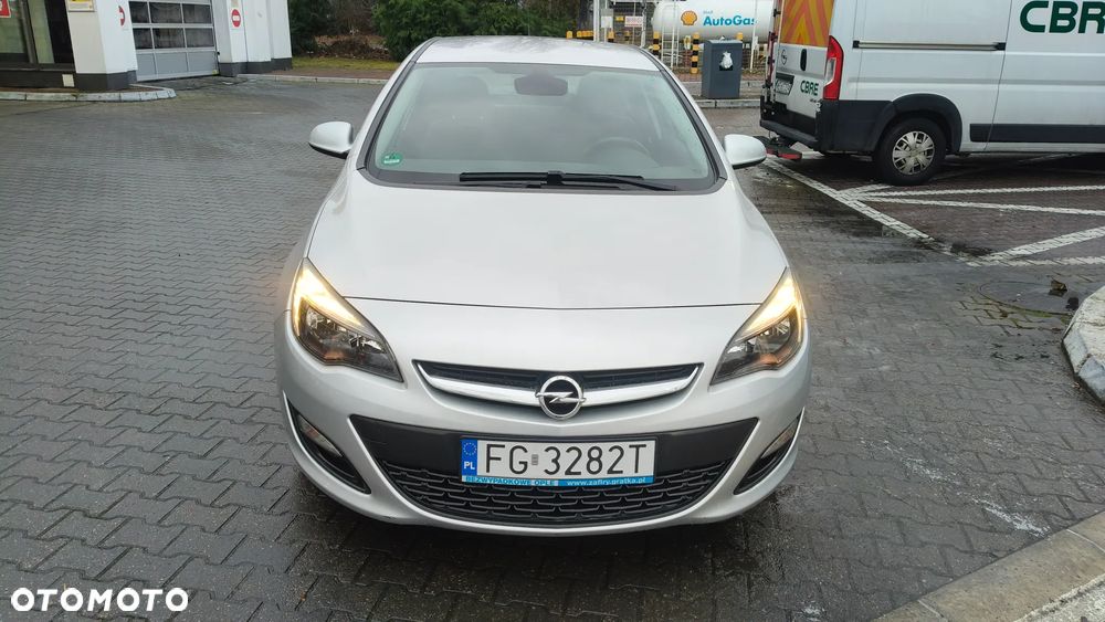 Opel Astra 1.4 Turbo Automatik Style - 2