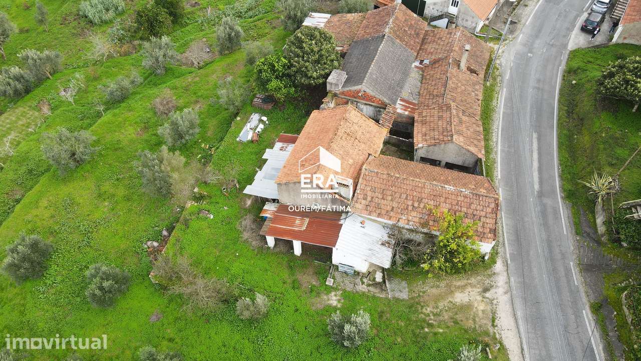 Duas Moradias em Gondemaria, Ourém - Grande imagem: 3/29