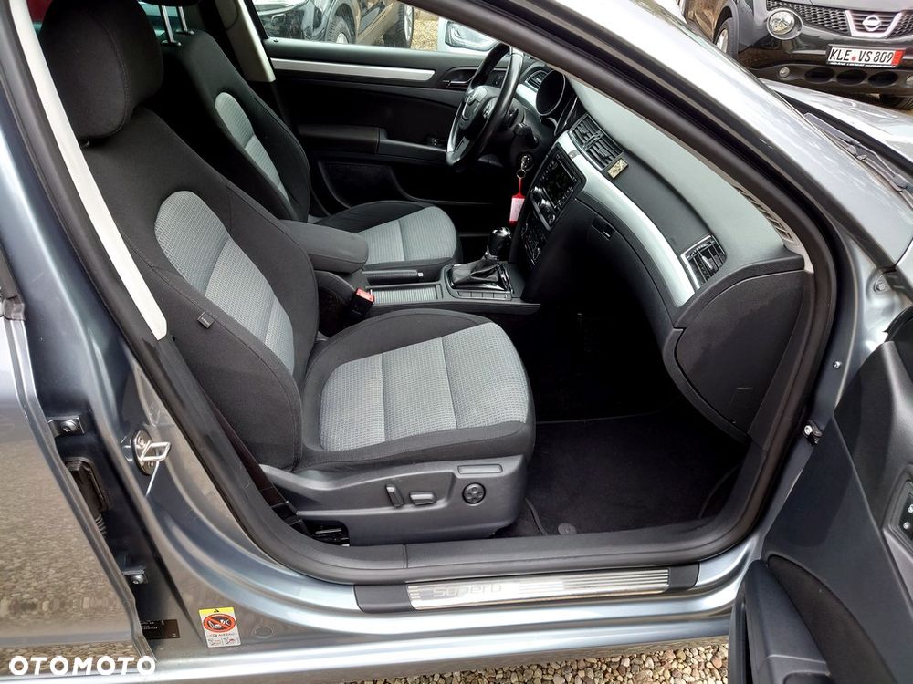 Skoda Superb 2.0 TDI Elegance DSG - 7