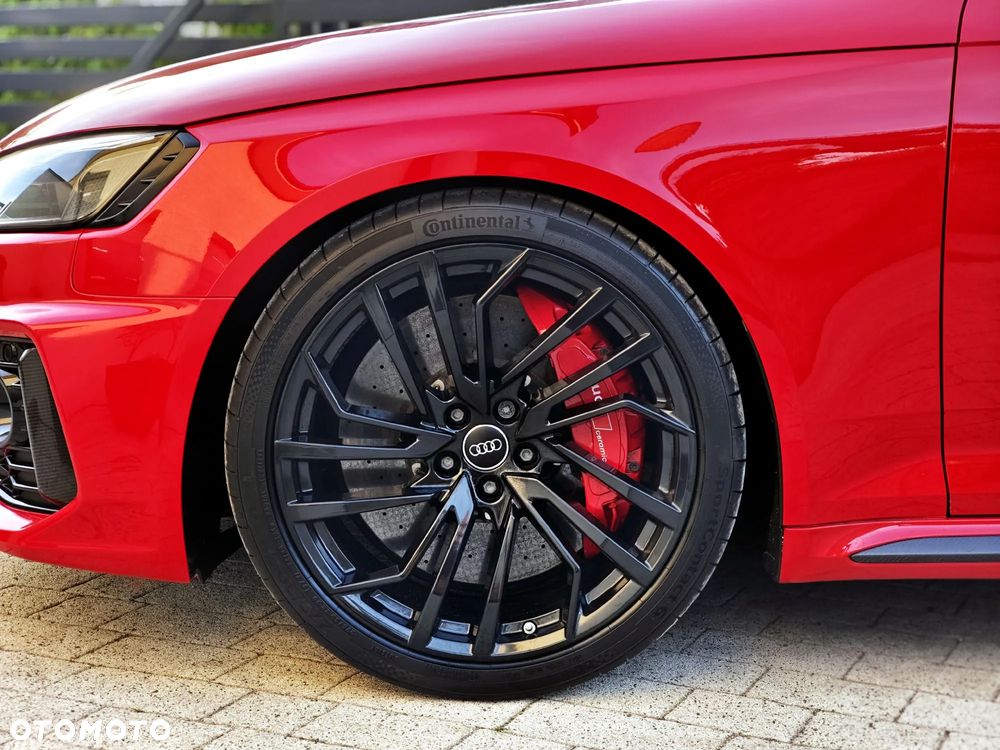 Audi RS4 Avant - 4