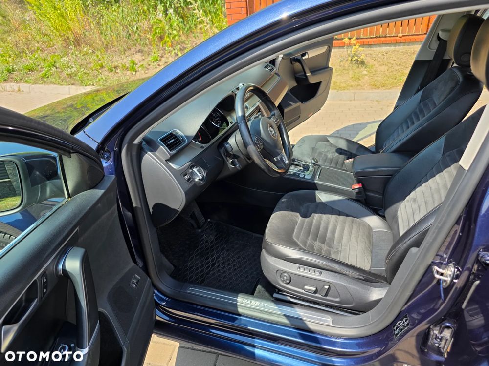 Volkswagen Passat 2.0 TDI 4Mot Highline DSG - 38