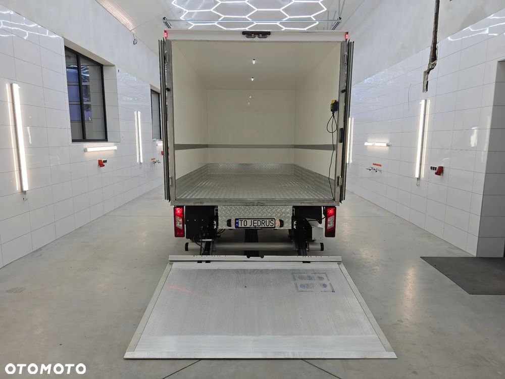 Ford TRANSIT 350-170 IZOTERMA WINDA 750Kg 48 Tyś Km SERWIS ASO FORD DO OSTATNIEGO Km SALON PL STAN JAK NOWY TEMPOMAT KLIMA ELKTRYKA ASYSTEN KIEROWCY WZMOCNIONE TYLNE ZAWIESZENIE RESOR + PODUSZKI PNEŁMATYCZNE - 15