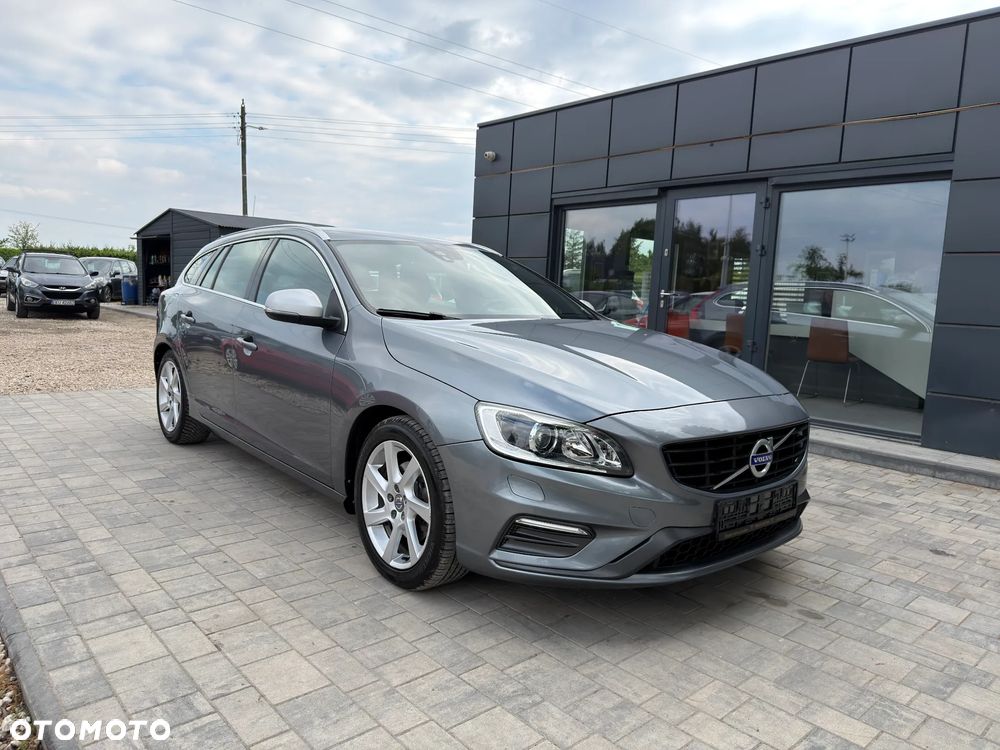 Volvo V60 D3 Drive-E R-Design Momentum - 2
