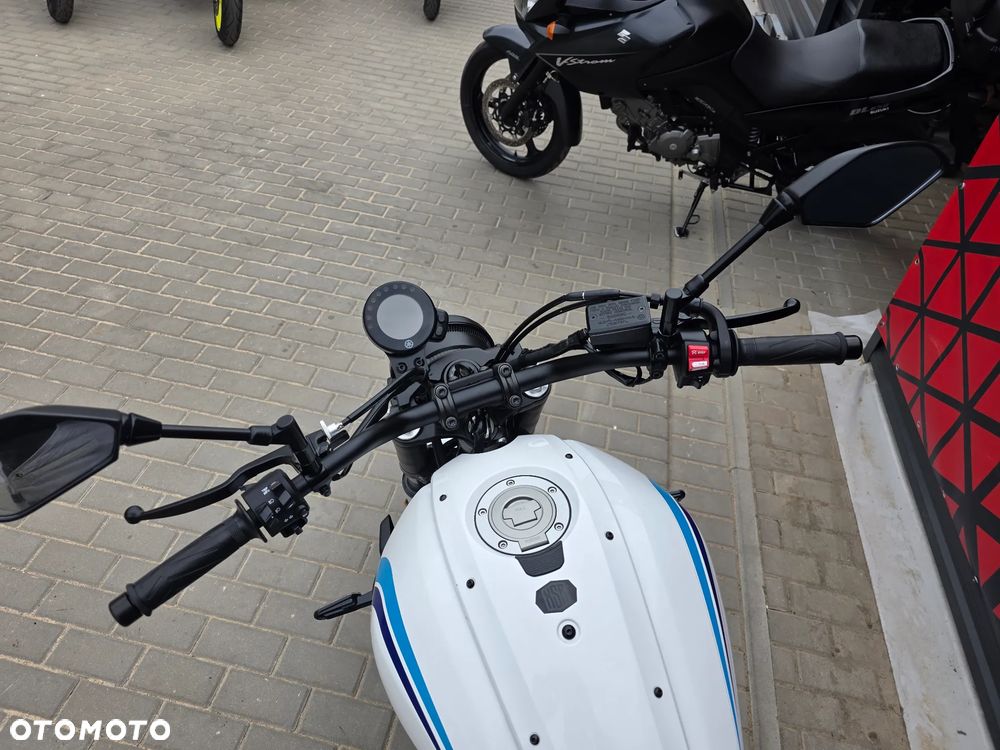 Yamaha XSR - 15