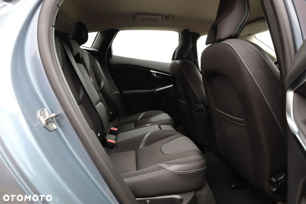 Volvo V40 T2 Momentum - 20