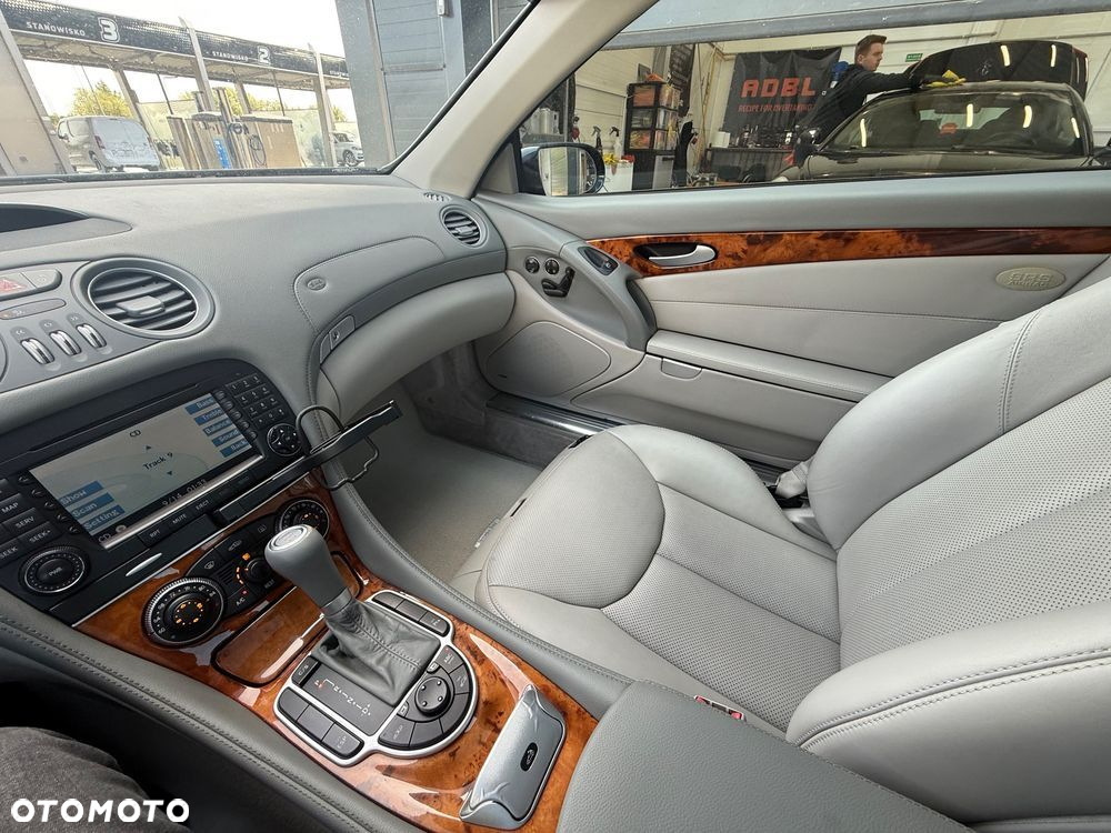 Mercedes-Benz SL - 21