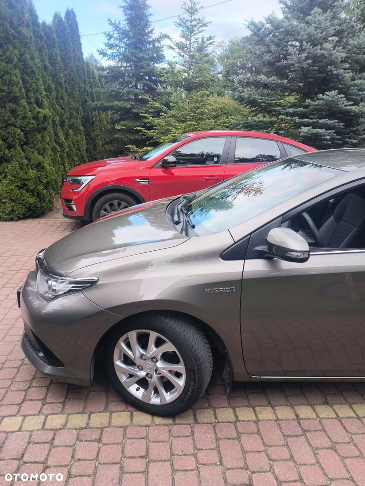 Toyota Auris Hybrid 135 Prestige - 4