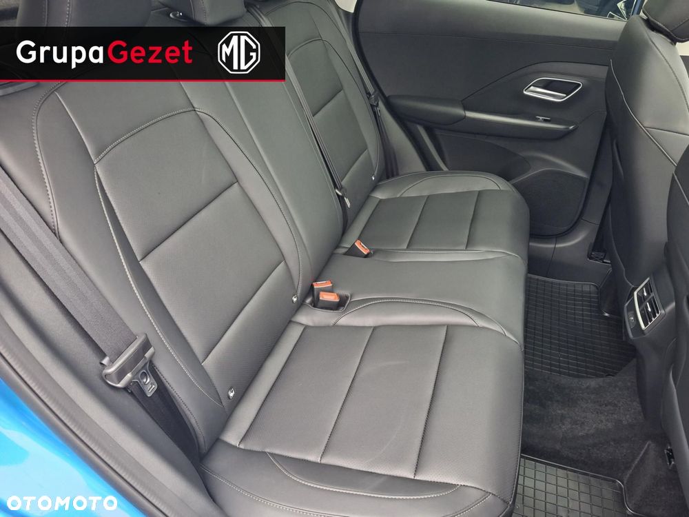 MG ZS - 11
