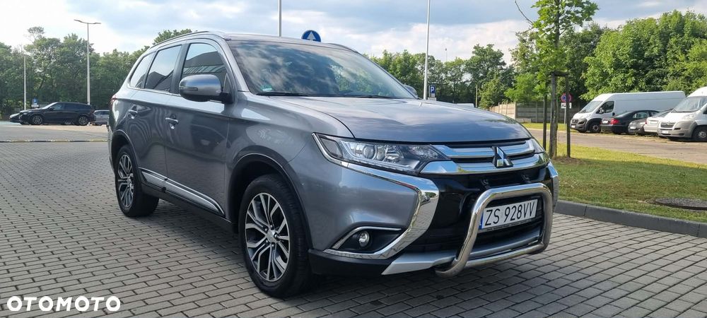 Mitsubishi Outlander - 2