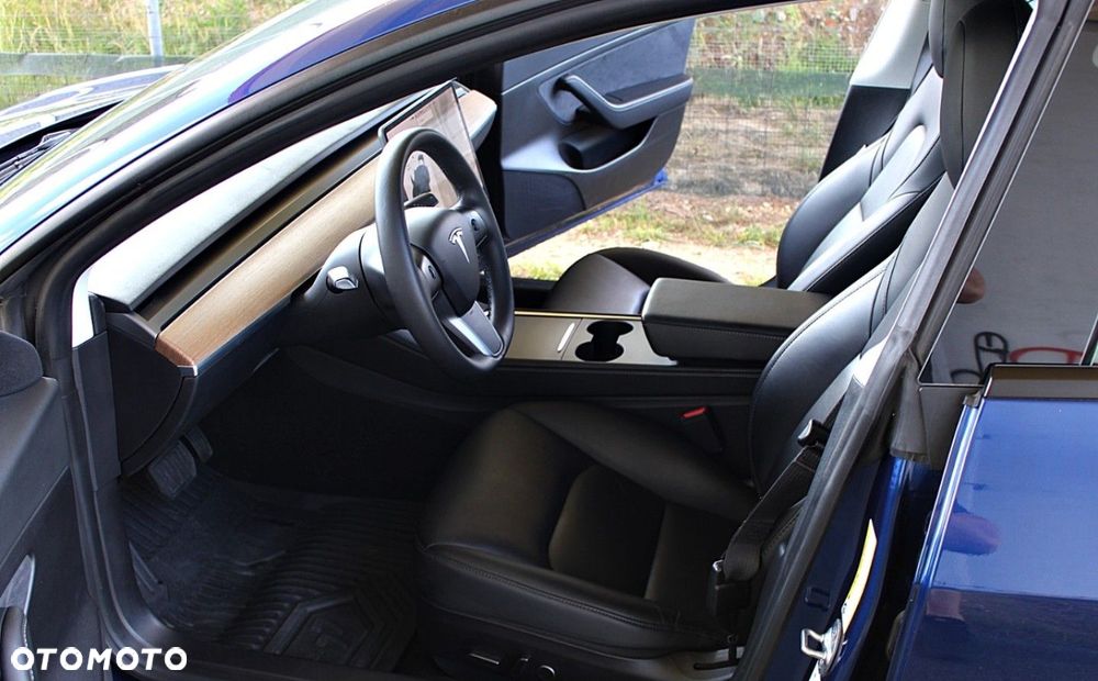 Tesla Model 3 - 9