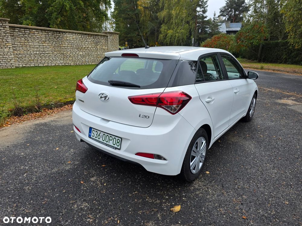 Hyundai i20 blue 1.2 - 17
