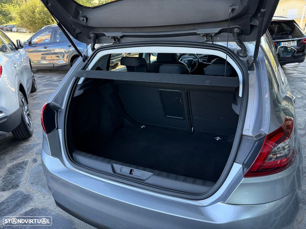 Peugeot 308 1.2 PureTech Allure EAT8 - 9