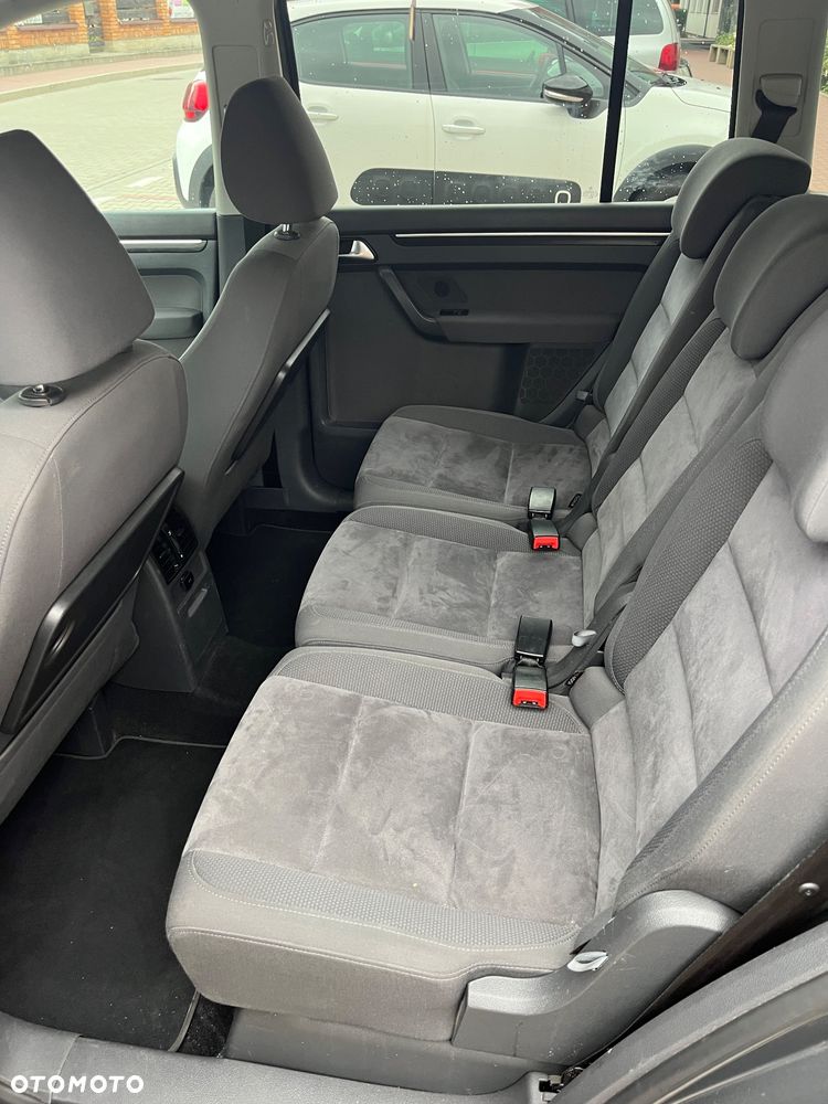 Volkswagen Touran 2.0 TDI DPF Highline - 6
