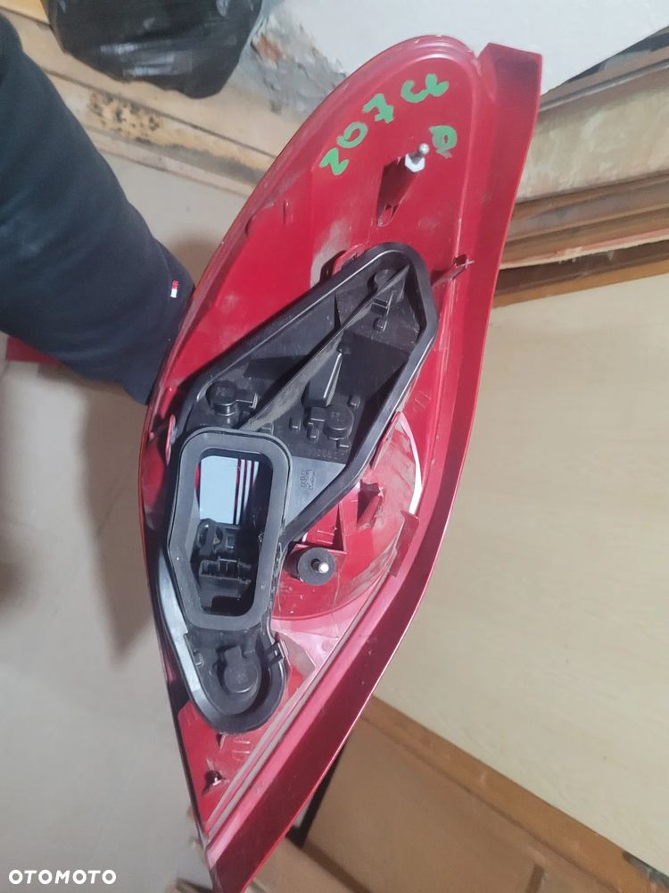 Peugeot 207 cc lampy P+ L tył - 5