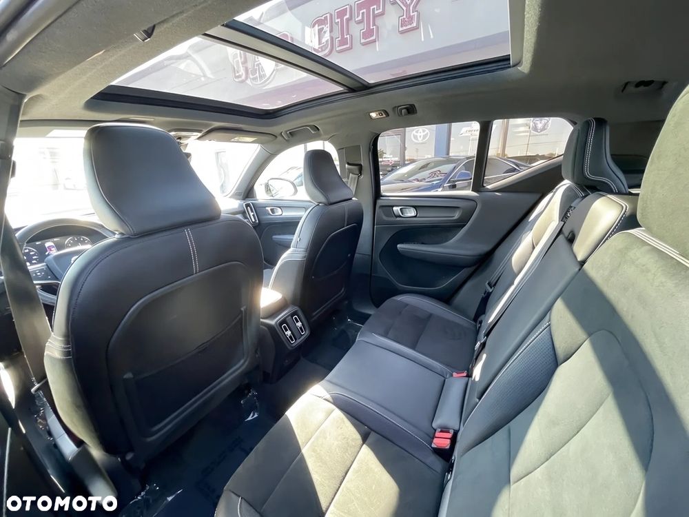 Volvo XC 40 T4 R-Design - 12