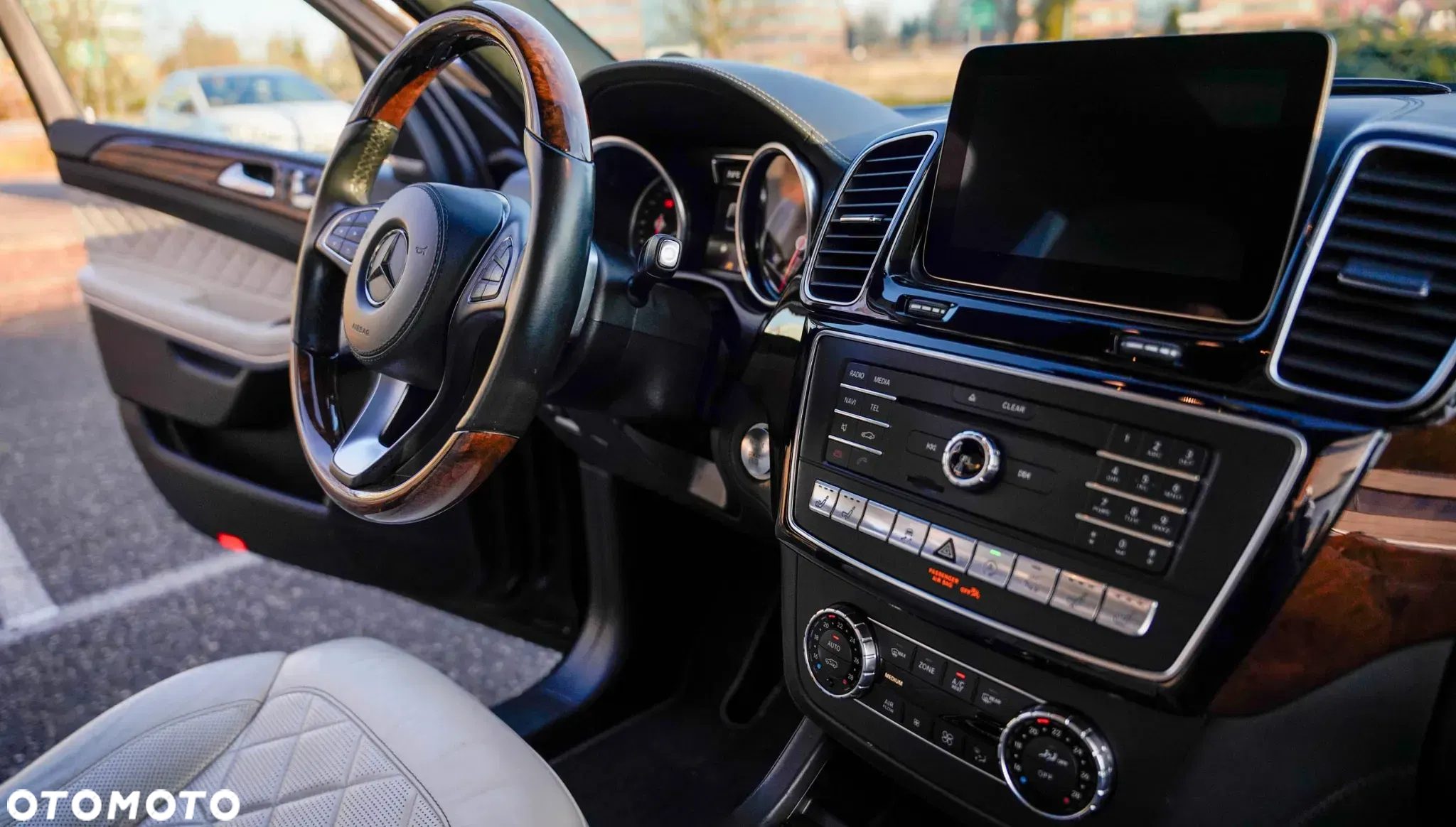 Mercedes-Benz GLS - 15
