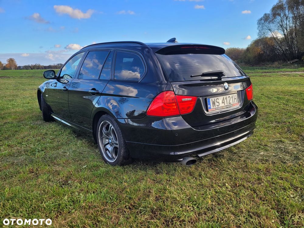 BMW Seria 3 320i - 9