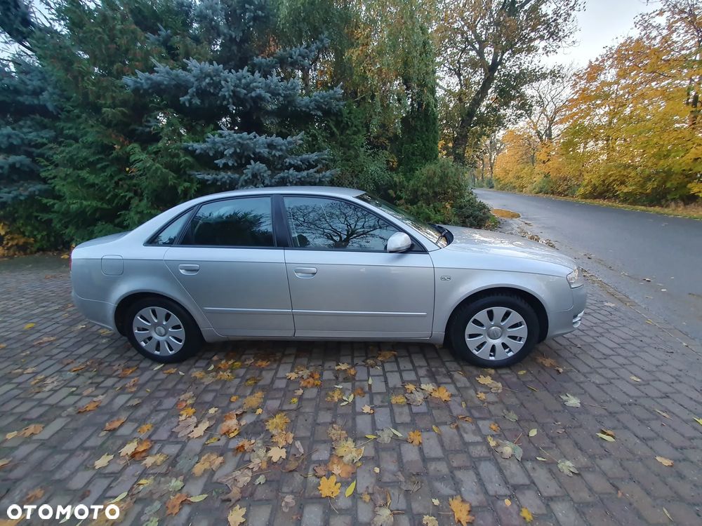 Audi A4 Limousine - 3