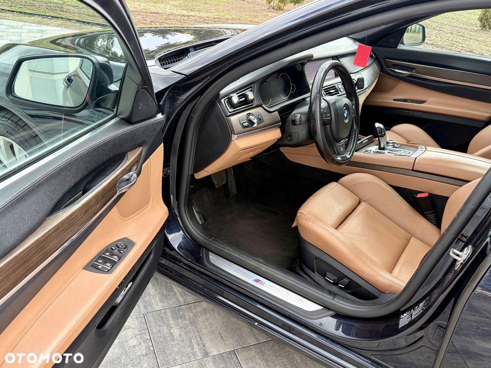 BMW Seria 7 740d xDrive - 12