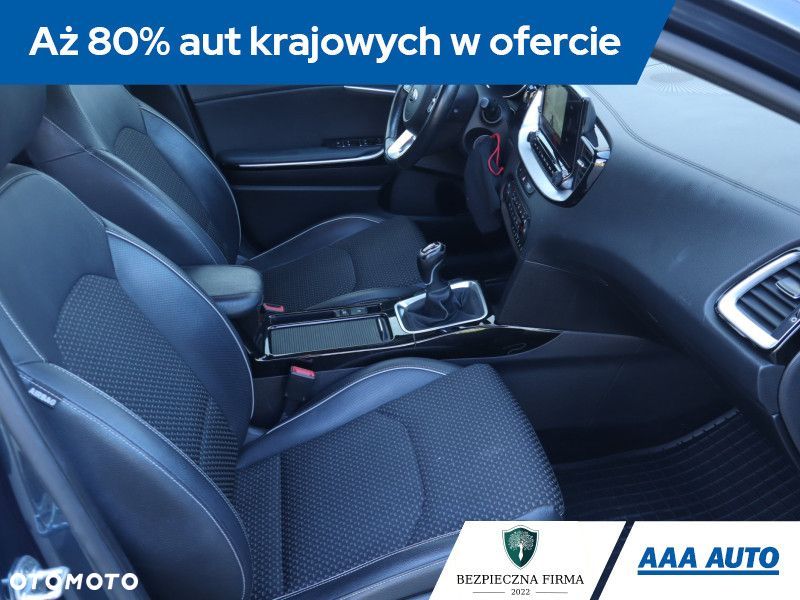 Kia Ceed - 11