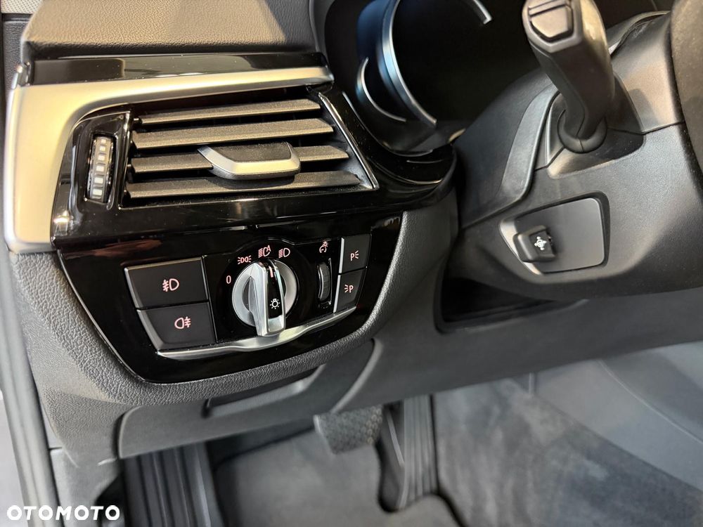 BMW Seria 5 520d xDrive Luxury Line - 17