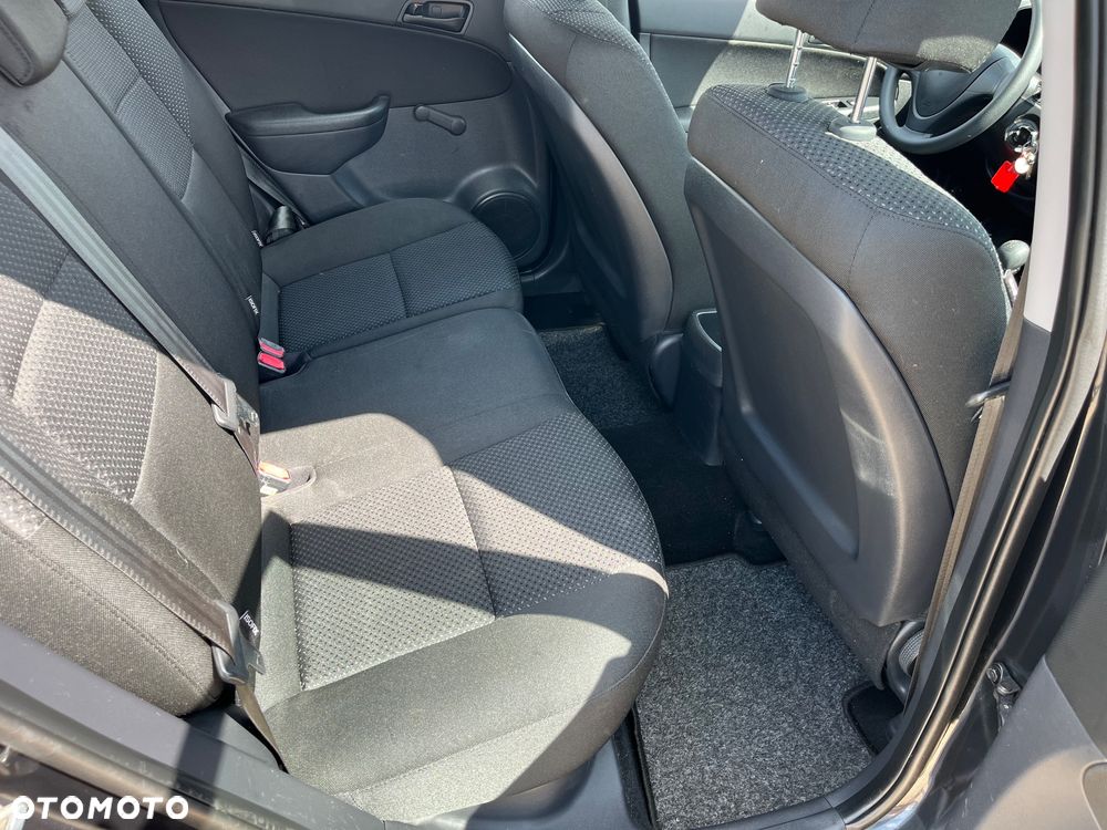 Hyundai i30 1.4 FIFA WM Edition - 19