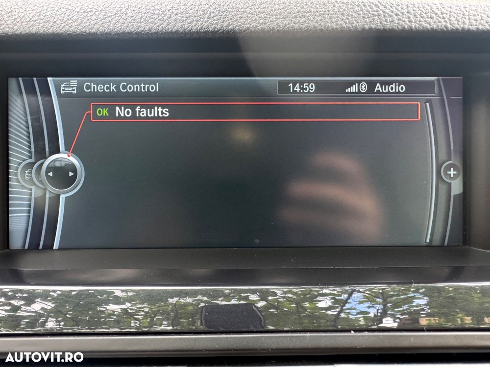 BMW Seria 5 530d xDrive - 14