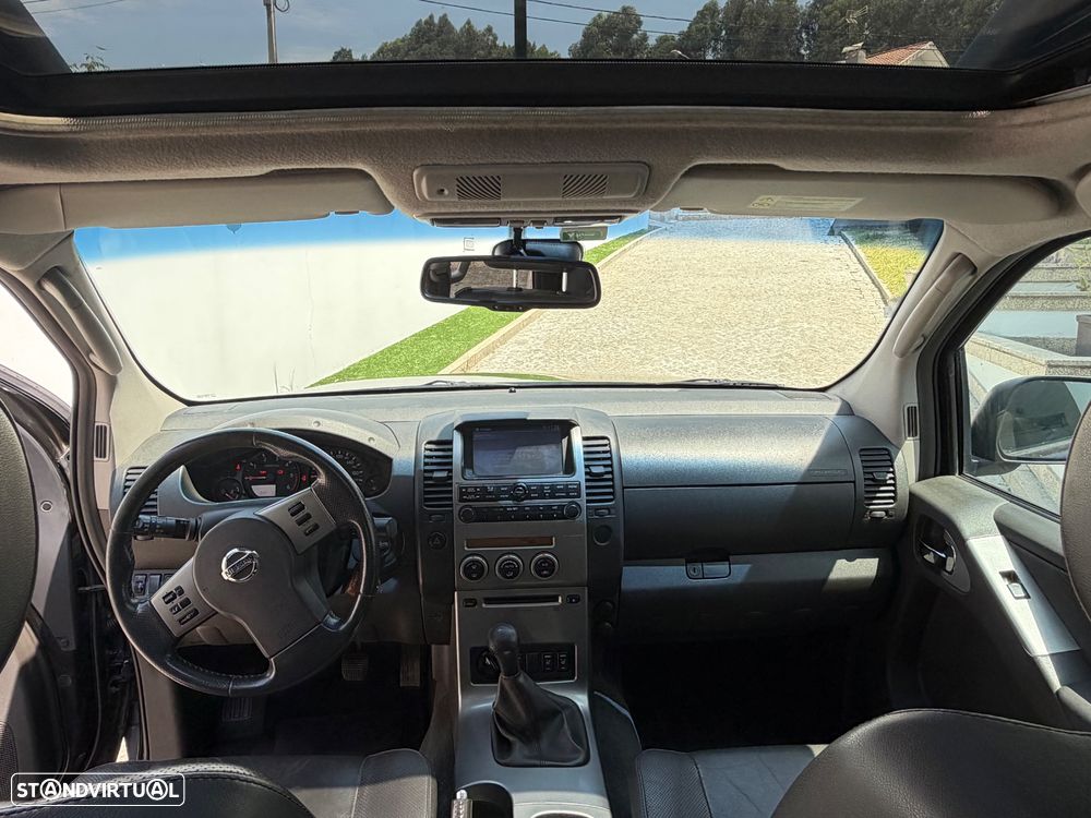 Nissan Pick Up 2.5 DDTi CD Comfort AC 4WD - 10