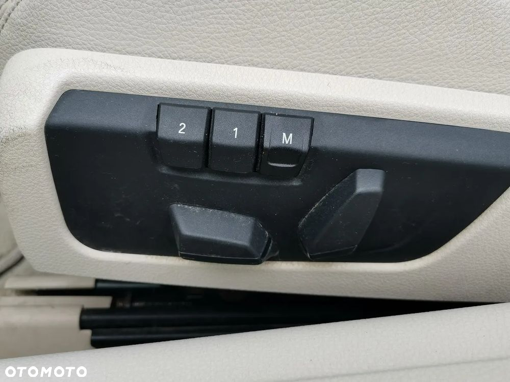 BMW Seria 6 640i - 12