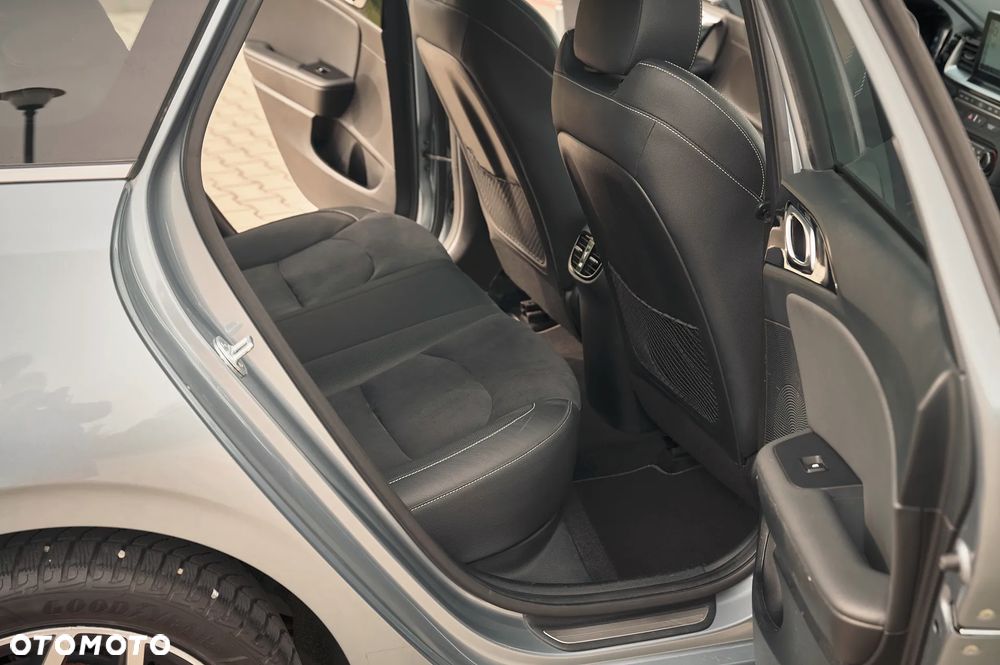 Kia Ceed 1.4 T-GDI DCT OPF GT Line - 23