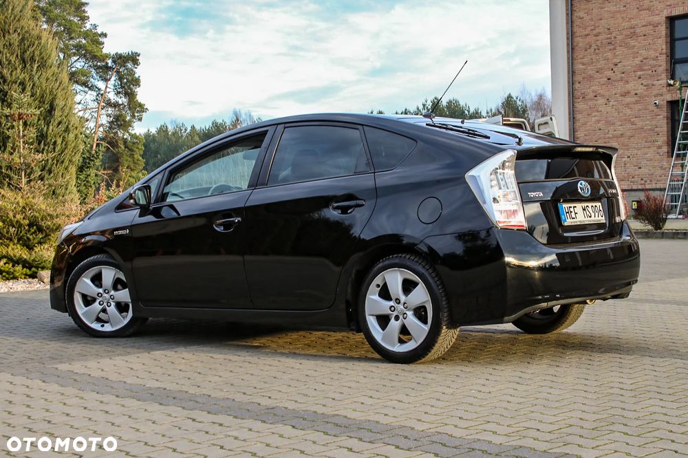 Toyota Prius (Hybrid) Executive - 6